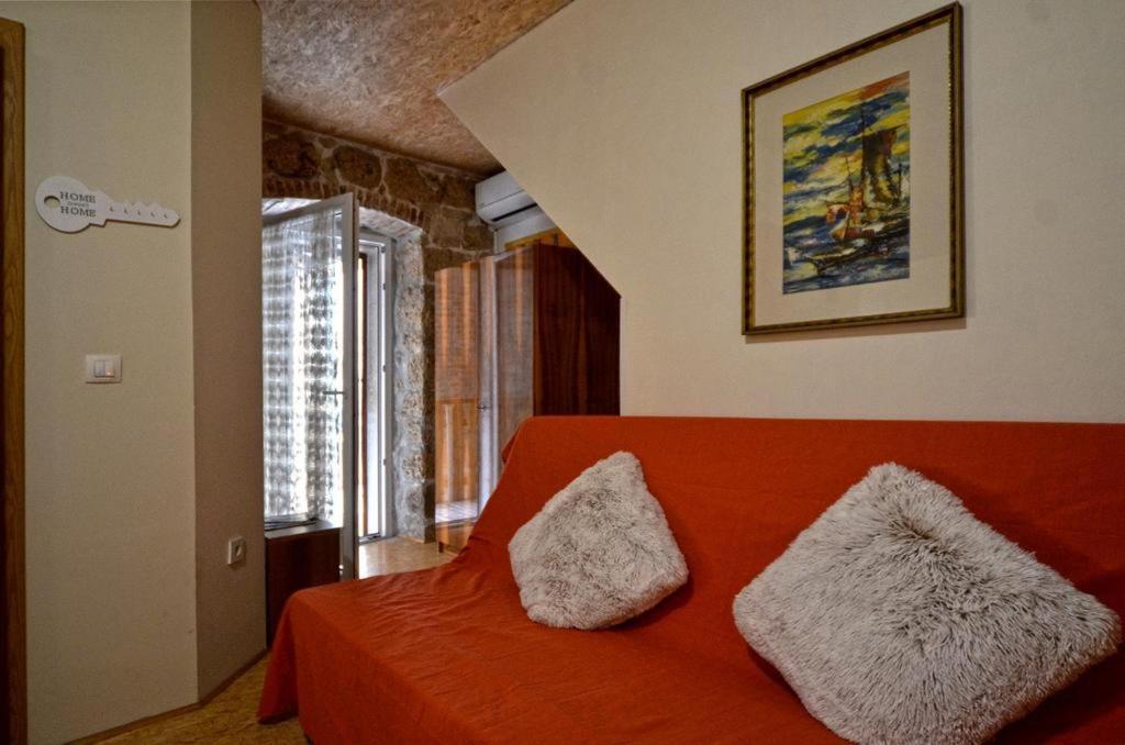 Studio Apartment La Maison De Catherine 罗维尼 外观 照片