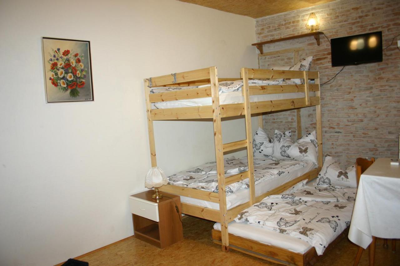Studio Apartment La Maison De Catherine 罗维尼 外观 照片
