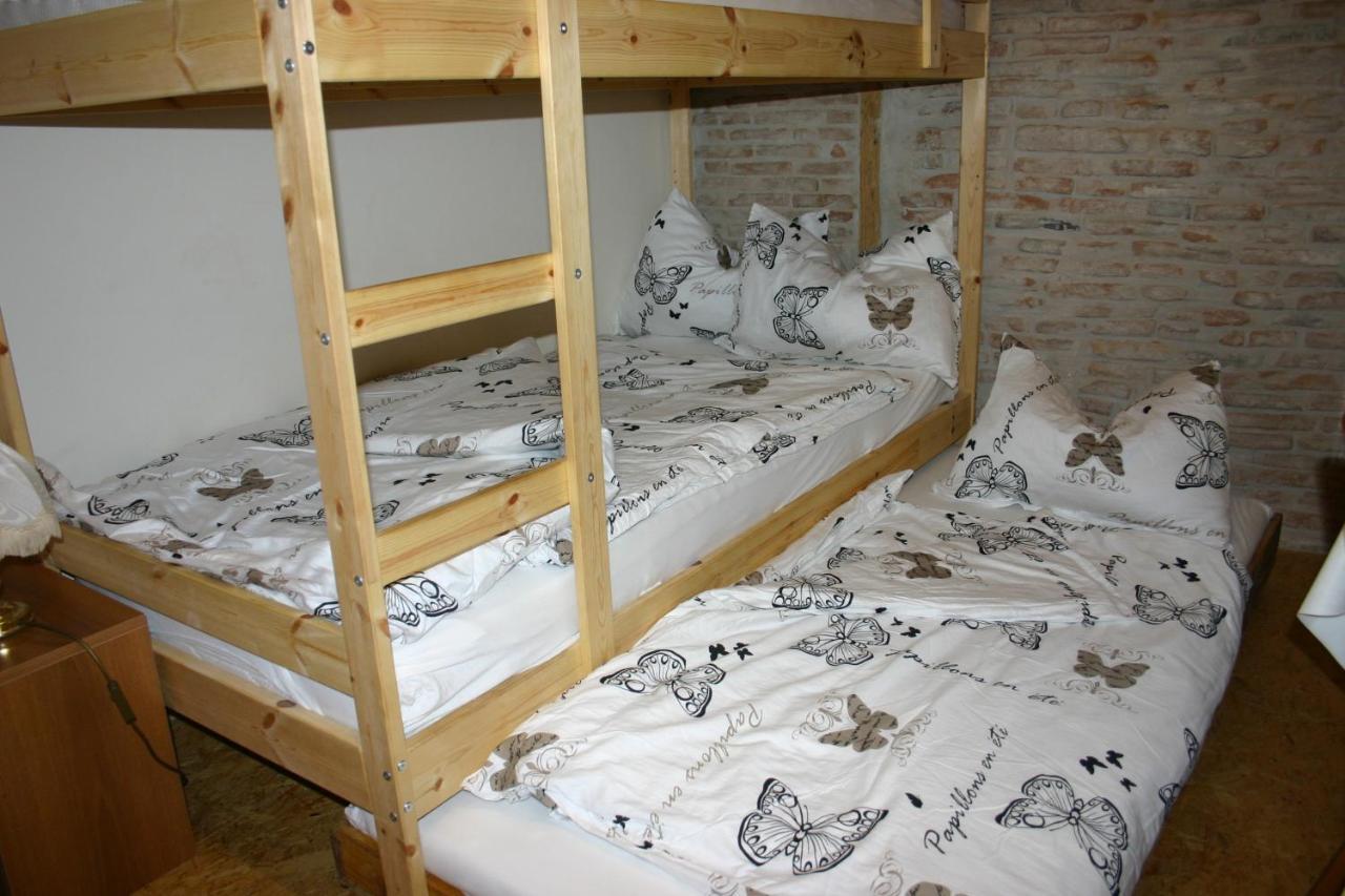 Studio Apartment La Maison De Catherine 罗维尼 外观 照片