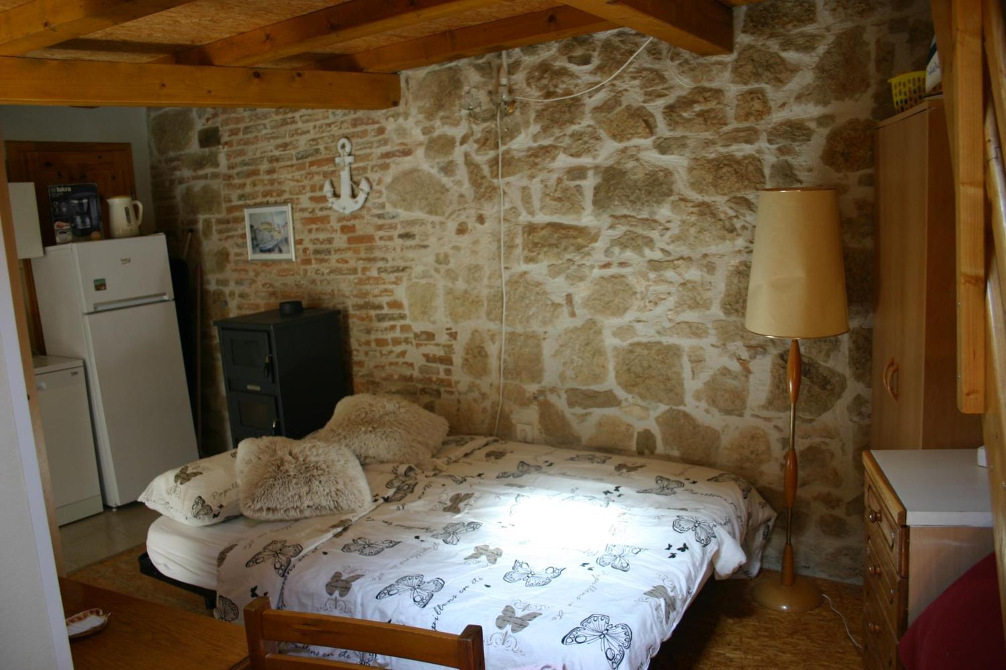 Studio Apartment La Maison De Catherine 罗维尼 外观 照片