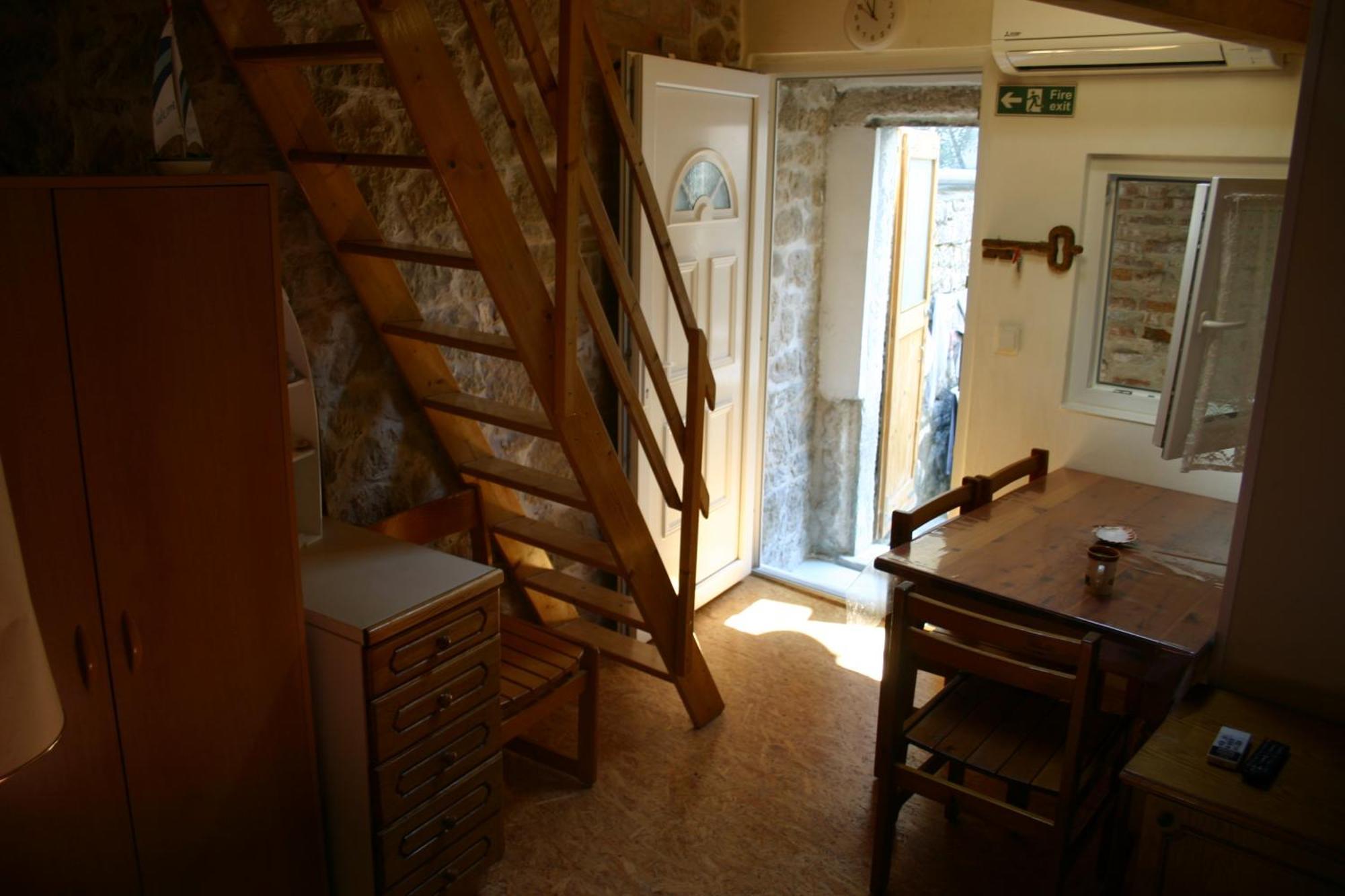 Studio Apartment La Maison De Catherine 罗维尼 外观 照片