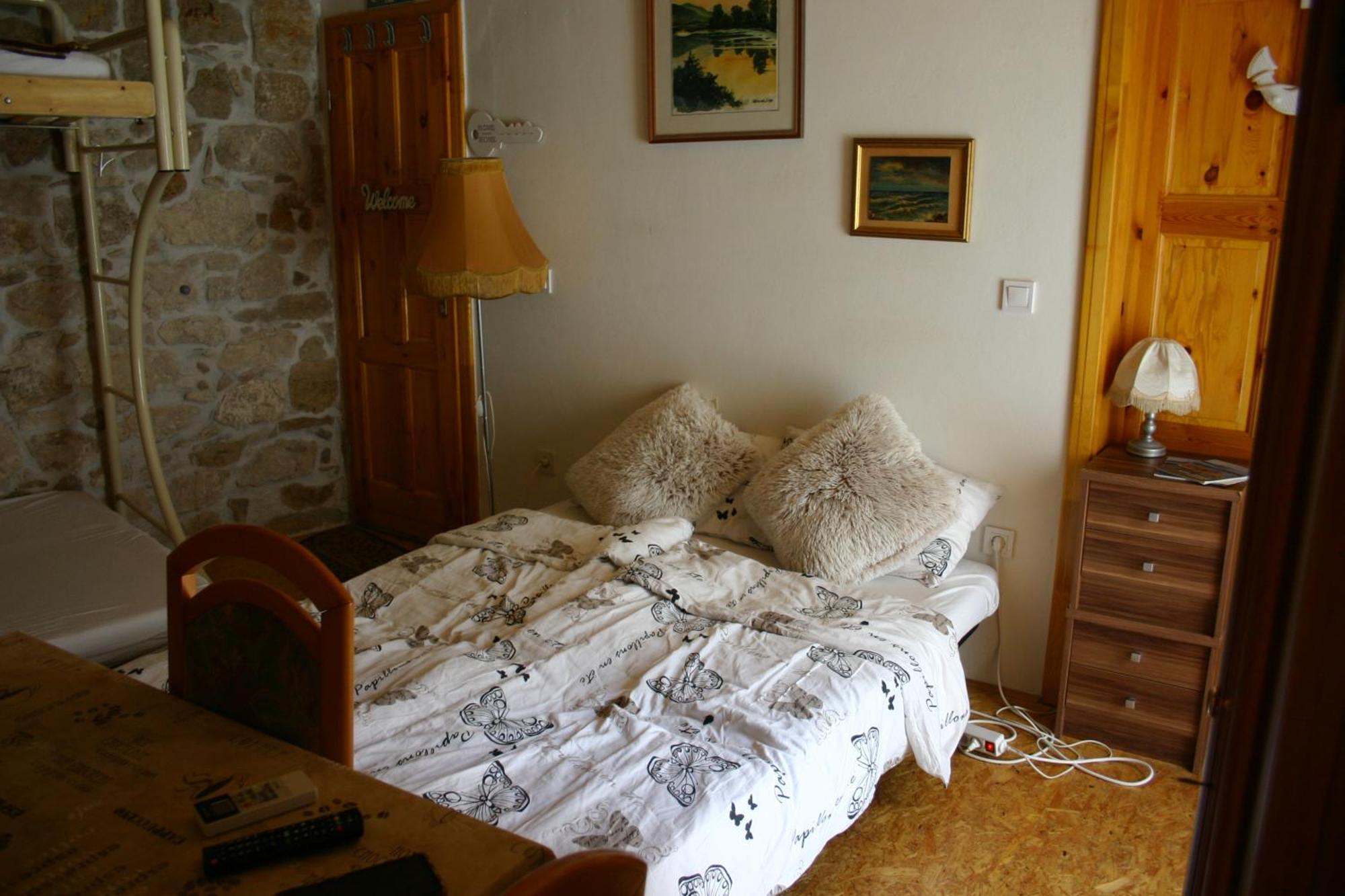 Studio Apartment La Maison De Catherine 罗维尼 外观 照片