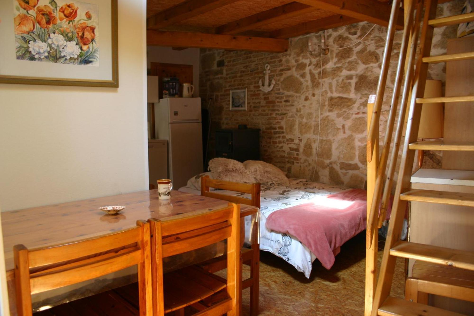 Studio Apartment La Maison De Catherine 罗维尼 外观 照片