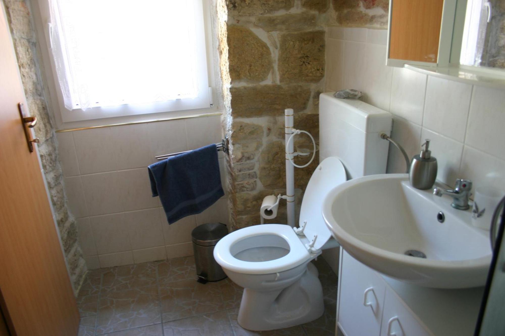 Studio Apartment La Maison De Catherine 罗维尼 外观 照片