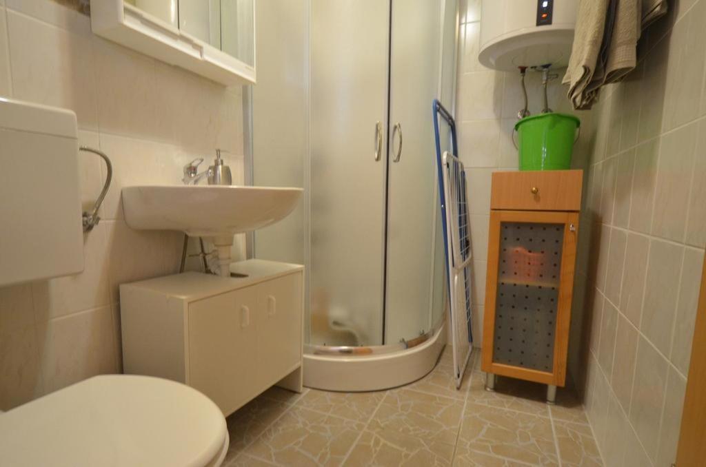 Studio Apartment La Maison De Catherine 罗维尼 外观 照片